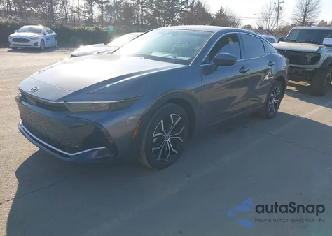 2024 Toyota Crown Xle z USA, uszkodzony, nr VIN JTDAAAAF3R3023388